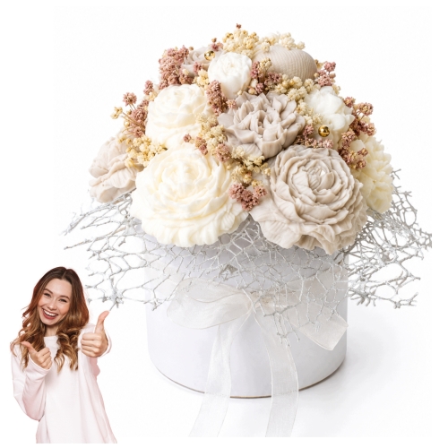 Flower-box-ze-swiec-sojowych-w-bialym-pudelku-prezent-na-slub-box-ze-sztucznych-kwiatow-1.jpg